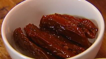 хрустящая пицца с ветчиной, помидорами и перцем