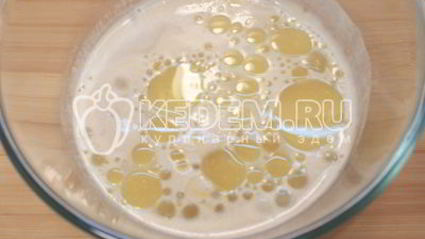 мини-пиццы с ветчиной, маслинами и моцареллой