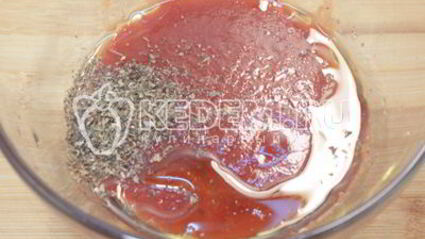 мини-пиццы с ветчиной, маслинами и моцареллой