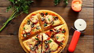 Пицца из слоеного теста в мультиварке