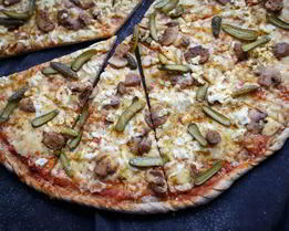 Пицца с адыгейским сыром