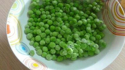 пицца с фенхелем и зеленым горошком