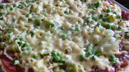 пицца с фенхелем и зеленым горошком