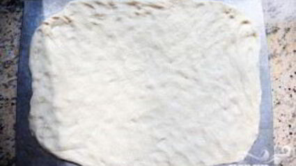 пицца с кукурузными лепешками, фасолью и сыром