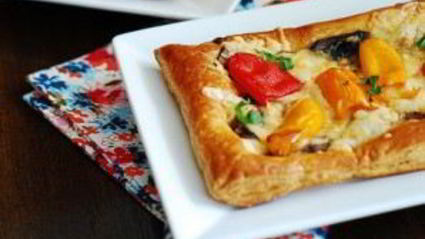 пицца с моцареллой и грибами