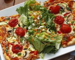 Пицца с овощами и рисом вегетарианская