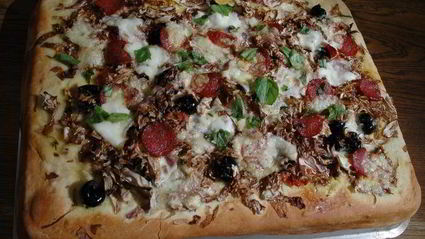 пицца с радиккио и моцареллой