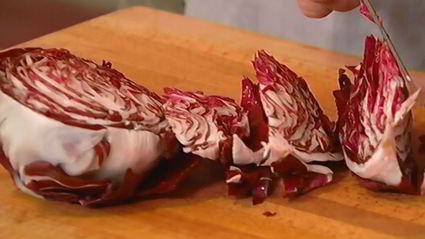 пицца с радиккио и моцареллой