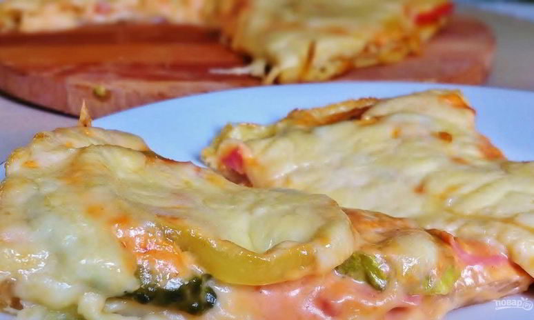 Рецепт закусочной пиццы на слоеном тесте