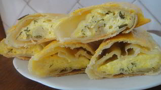 Рулетики с творогом и вишней