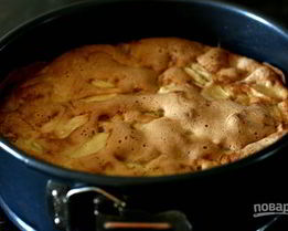 Домашняя Шарлотка с яблоками