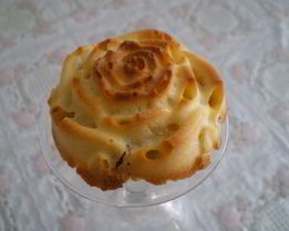 Мини-шарлотка с изюмом