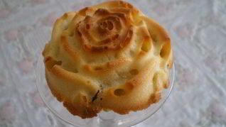 Мини-шарлотка с изюмом