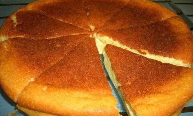 Рецепт пирога шарлотка с творожным намеком с яблоками