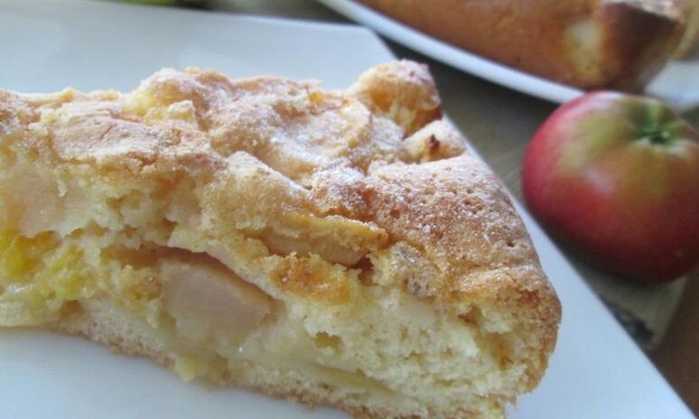 Рецепт просто шарлотка