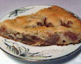 Шарлотка из сушеных яблок