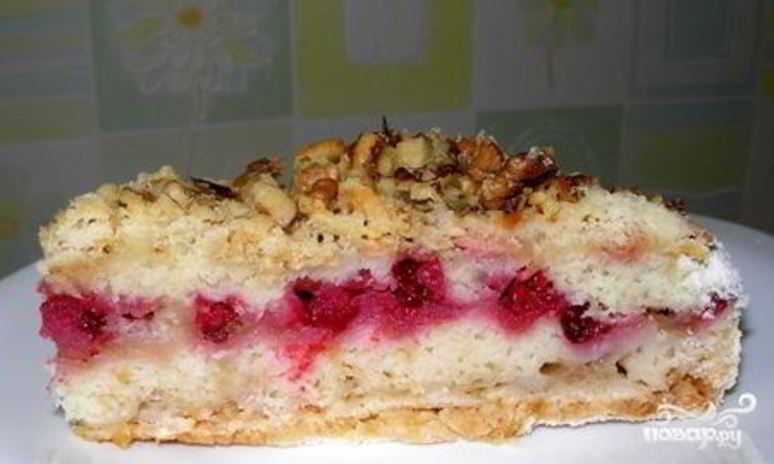 Рецепт шарлотки с брусникой и яблоками