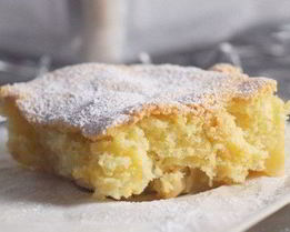 Шарлотка с кислыми зелеными яблоками