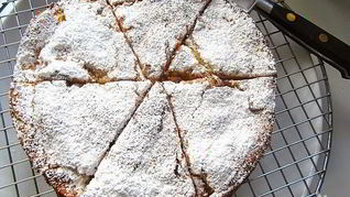 Шарлотка с мускатным орехом