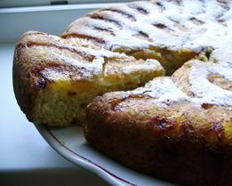 Шарлотка с вареньем в мультиварке