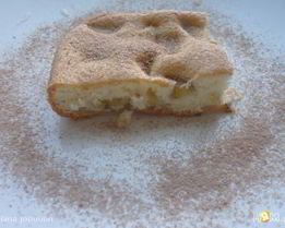 Шарлотка с яблоками и бананами