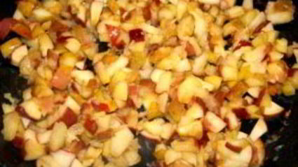 шарлотка с яблоками и безе