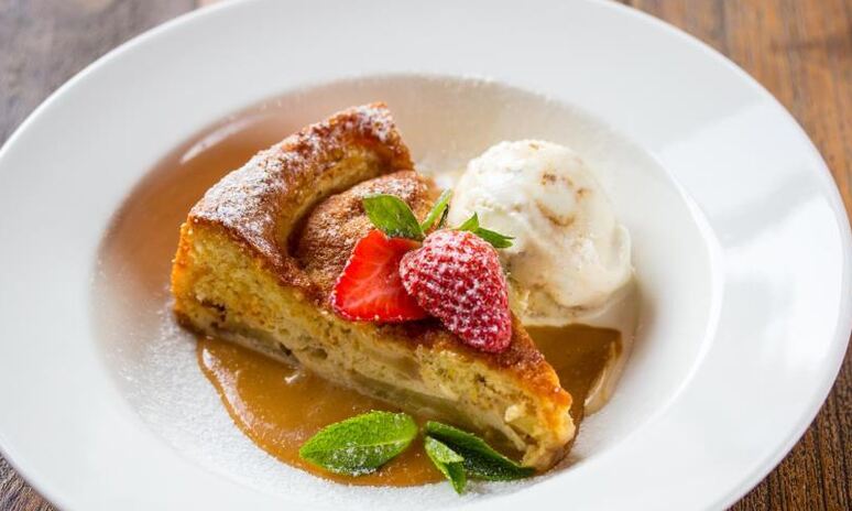 Рецепт шарлотки с яблоками и корицей