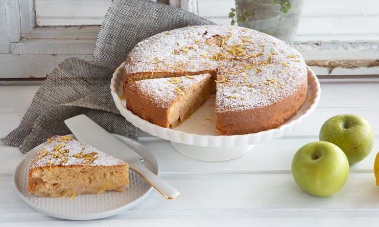 Рецепт шарлотки с яблоками и манкой