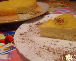 Шарлотка со свежим ананасом