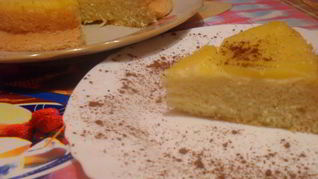 Шарлотка со свежим ананасом