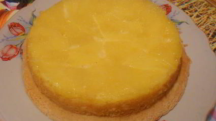 шарлотка со свежим ананасом