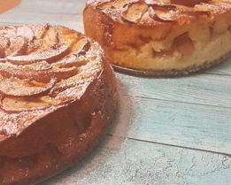 Воздушная яблочная шарлотка