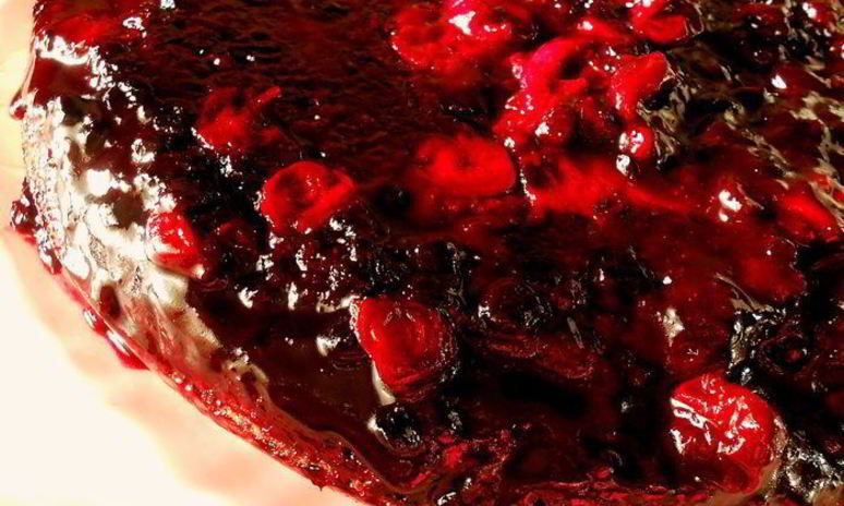 Рецепт ягодной шарлотки с глинтвейном