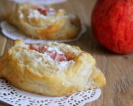 Слойки из слоеного теста