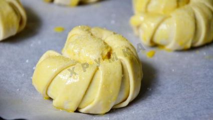 слойки с черникой