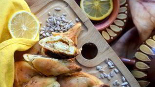 Слойки с джемом и семечками