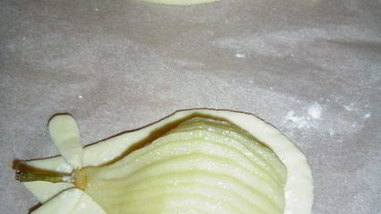 слойки с грушами и орехами