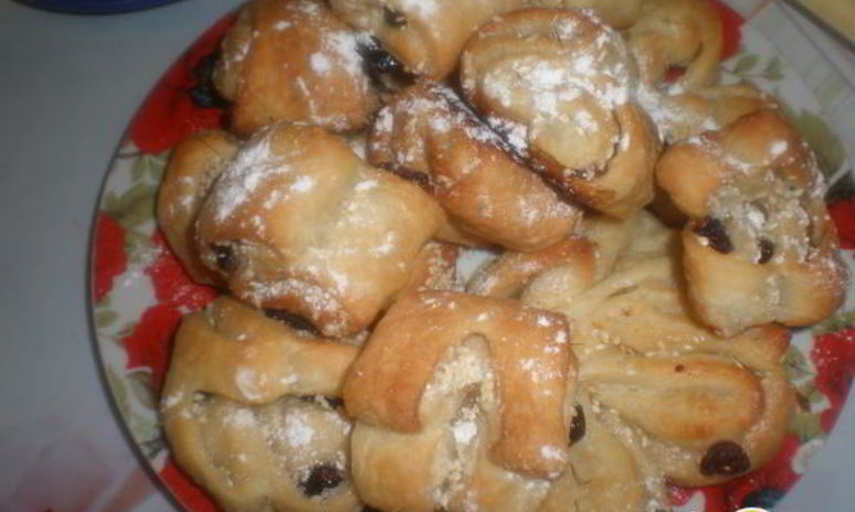 Рецепт слоек с кунжутом и клюквой