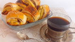Слойки с творогом и изюмом