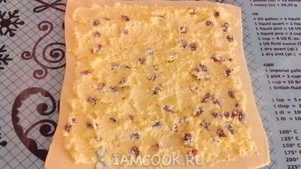 слойки с творогом и изюмом