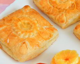 Слойки с творожно-лимонной начинкой