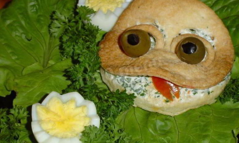 Рецепт слоек с творожным сыром, оливками и зеленью лягушата