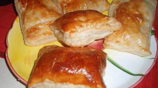 Слойки с ветчиной и сыром