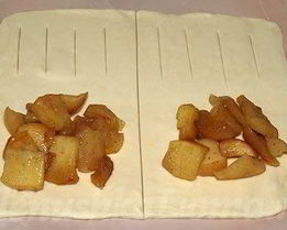 Слойки с яблоками и корицей