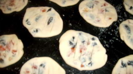 слойки солнце на тарелке