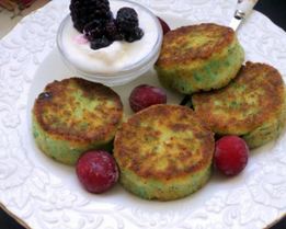 Кокосовые сырники в панировочных сухарях