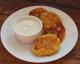 Розовые сырники