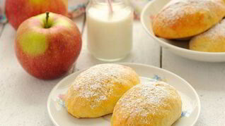 Сочни с яблоками