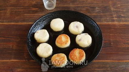 сырники из творожной массы с изюмом