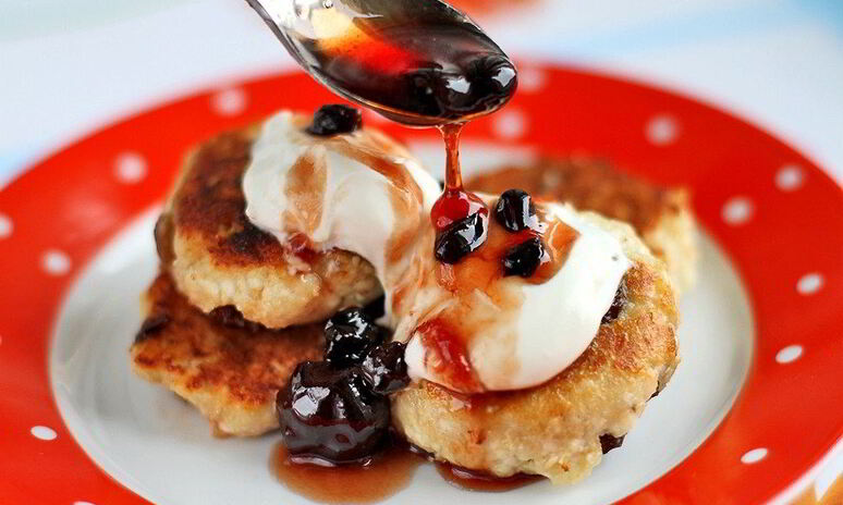 Рецепт сырников с изюмом без муки